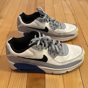 Air Max 90 Leather GS 'White Blue Whisper'
Kids SIZE 5.5